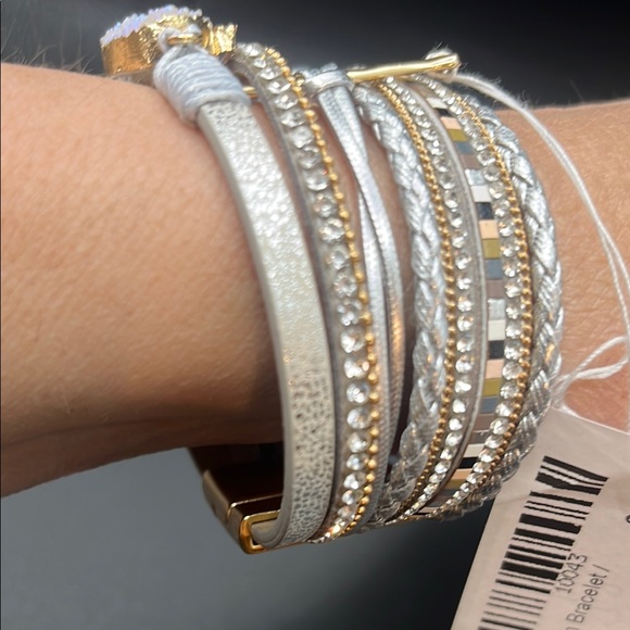 Elegant Silver and Gold Heart Bracelet Set - Picture 6 of 6